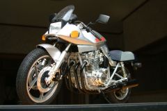 タミヤ 1/6・スズキ GSX1100S カタナ