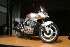 タミヤ 1/6・スズキ GSX1100S カタナ