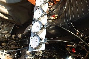 4連バキュームメーターを使ってキャブの同調