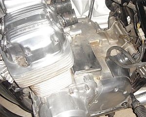 CB750 エンジン回りのクリーニング開始