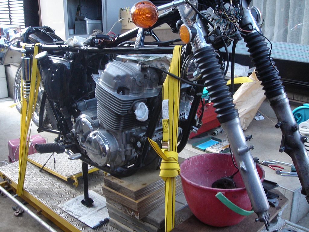 CB750 フロント廻りを外す