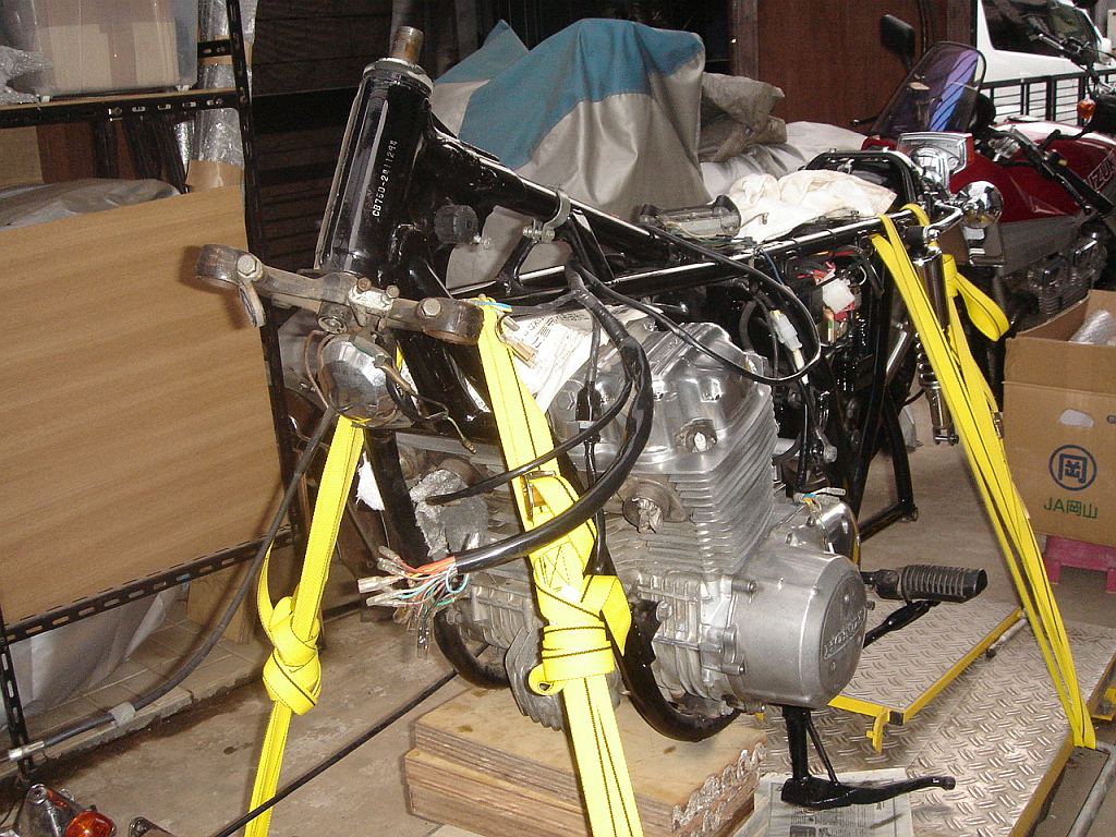 CB750 フロント廻りを外す