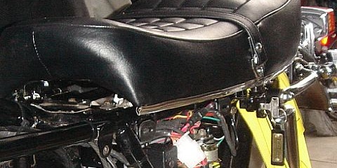 CB750 シート取り付け