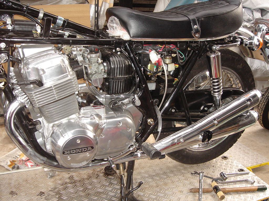 CB750 マフラー取り付け