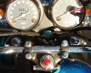CB750 速度警告灯