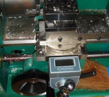 旋盤のデジタルメータ