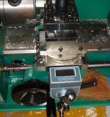 旋盤のデジタルメータ