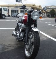 W400 車検場にて