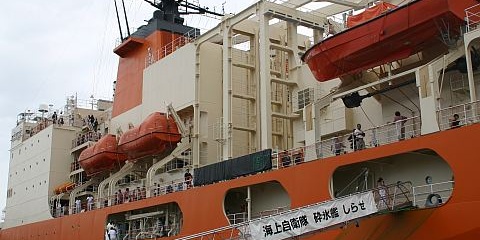南極観測船 しらせ