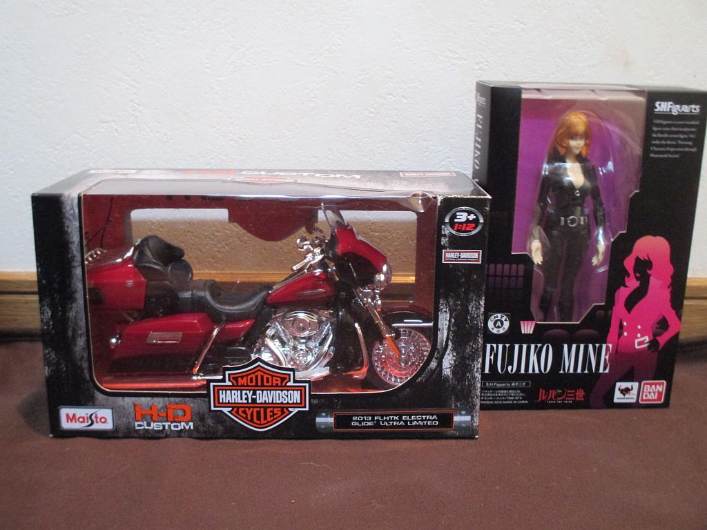 S.H.フィギュアーツ峰不二子とマイストHarley Davidson 2013 FLHTK Electra Glide