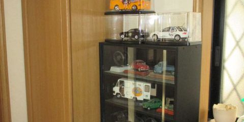 痛車のプラモデルを玄関に置いた