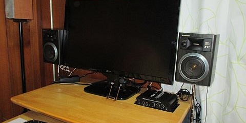 スピーカースタンド