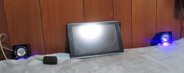 ベットサイドのスピーカー