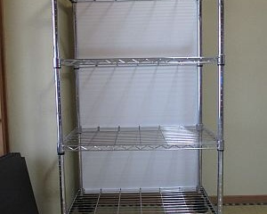 模型飾り棚の工作・背面パネル取り付け完了
