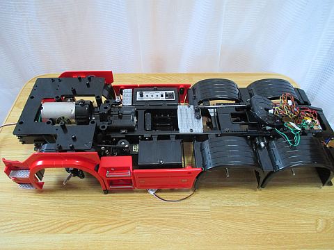 スカニア R620 フロントフェンダー 取り付け完了