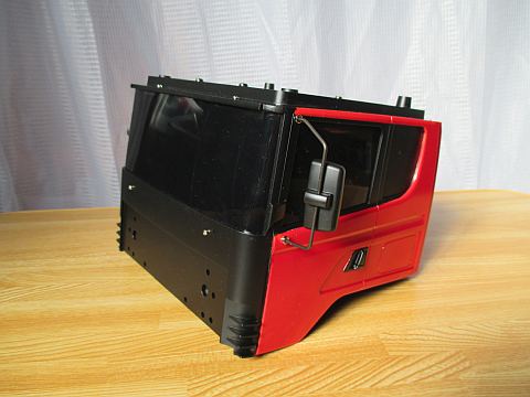 スカニア R620 ウインドゥの取り付け完了