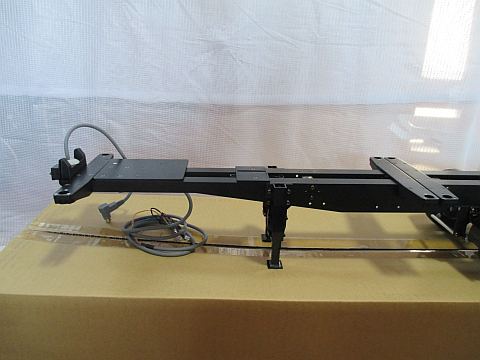 セミトレーラー 脚取り付け完了