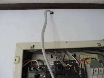 エアコン用電気工事 壁内にVVFケーブル通線