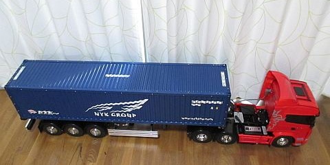 スカニア R620と連結したセミトレーラー