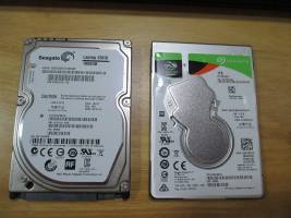 ノートパソコンのSSHD交換