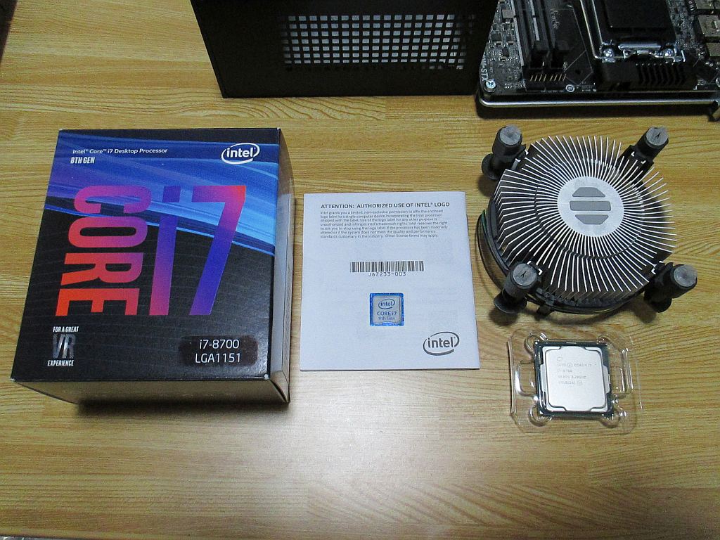 CPUはi7-8700を選択