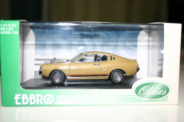 1/43 EBBRO CELICA LIFTBACK ベージュ