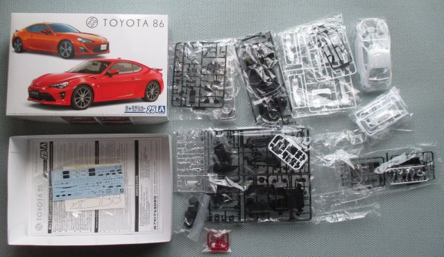 アオシマ 1/24 トヨタ86 キット構成