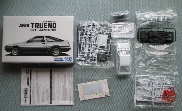 アオシマ 1/24 AE86 TRUENO キット構成