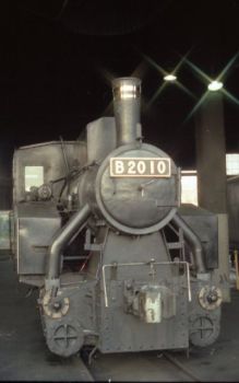 黒いナンバープレートのB20形機関車 (B20 10)