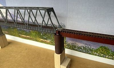 サブ台枠間を結ぶ線路