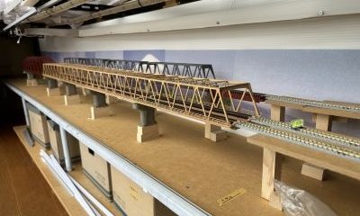 小判型エンドレスの線路敷設