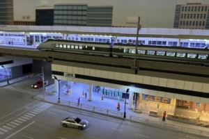 台枠下部周回エンドレス(駅側)-竣工