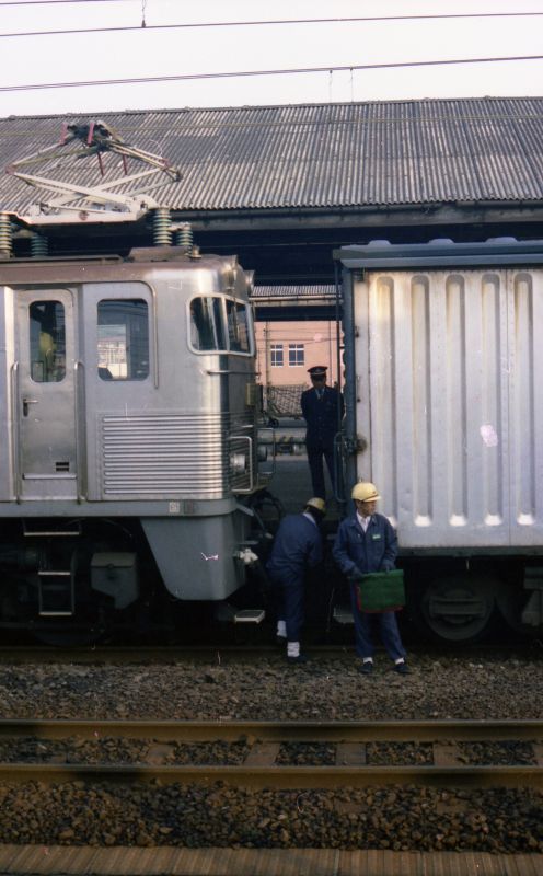 下関駅のEF81 300番台/荷物列車