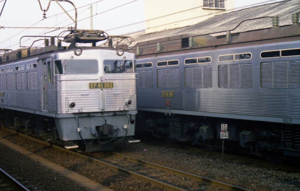 下関駅のEF81 300番台