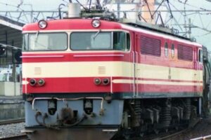 西武E851形電気機関車(高麗駅)