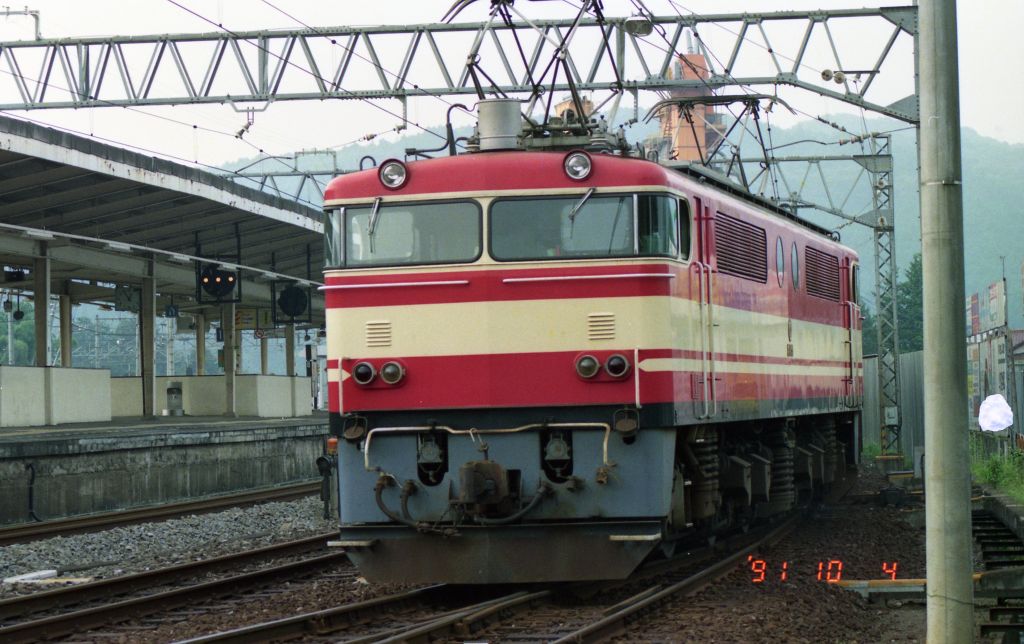 西武E851形電気機関車(高麗駅)
