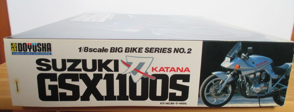 童友社 1/8 スズキ GSX1100S カタナ パッケージ