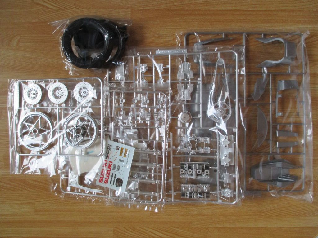 童友社 1/8 スズキ GSX1100S カタナ パーツ