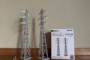 Nゲージ 送電鉄塔に航空障害灯をつけた