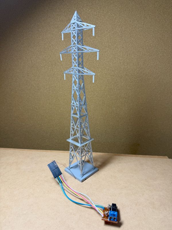 Nゲージ 航空障害灯を取り付けた送電鉄塔
