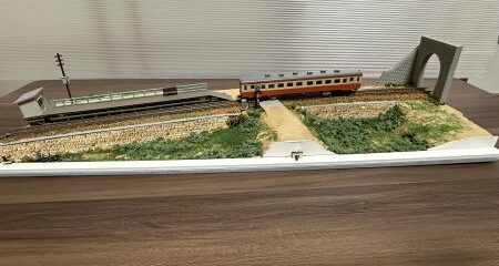 余剰品/訳あり品でシーンリーを作る・・ジオコレ 建物コレクション (北国の無人駅)