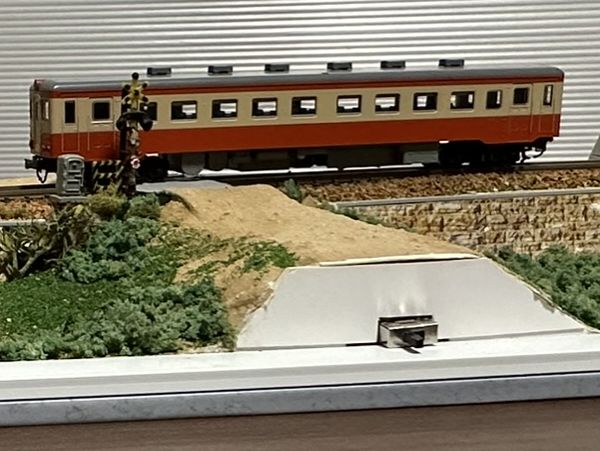 余剰品/訳あり品でシーンリーを作る・・踏切