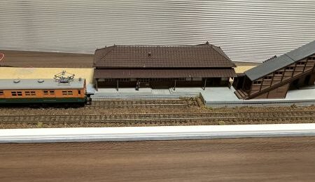 余剰品/訳あり品でシーンリーを作る・・ローカル駅