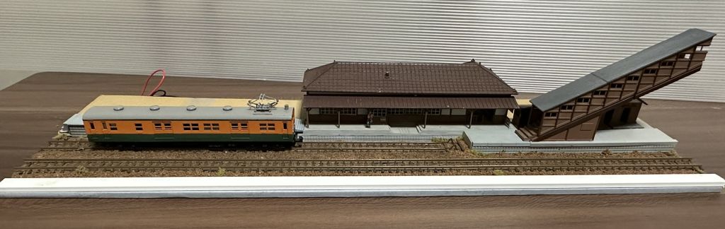 余剰品/訳あり品でシーンリーを作る・・ローカル駅