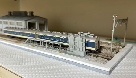 余剰品/訳あり品でジオラマを作る・・電車庫と車両洗浄装置