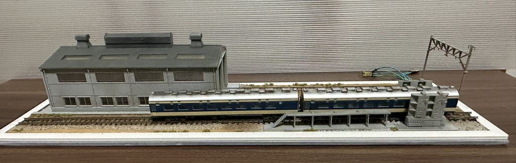 余剰品/訳あり品でジオラマを作る・・電車庫と車両洗浄装置