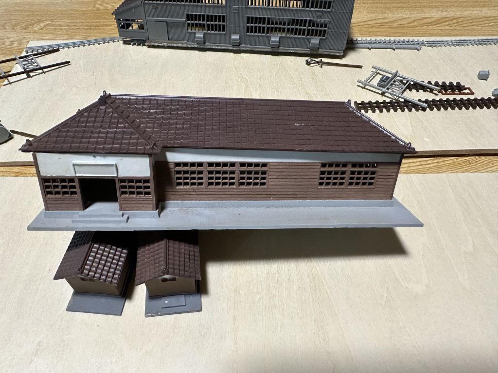 余剰品/訳あり品でシーンリーを作る・・駅舎