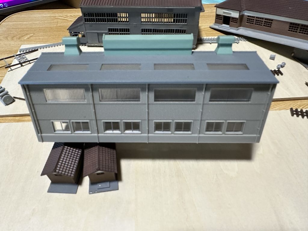 余剰品/訳あり品でシーンリーを作る・・機関庫