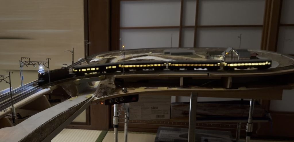 自作・パンタスパーク 室内を暗くして運転すると効果的