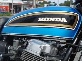 CB750